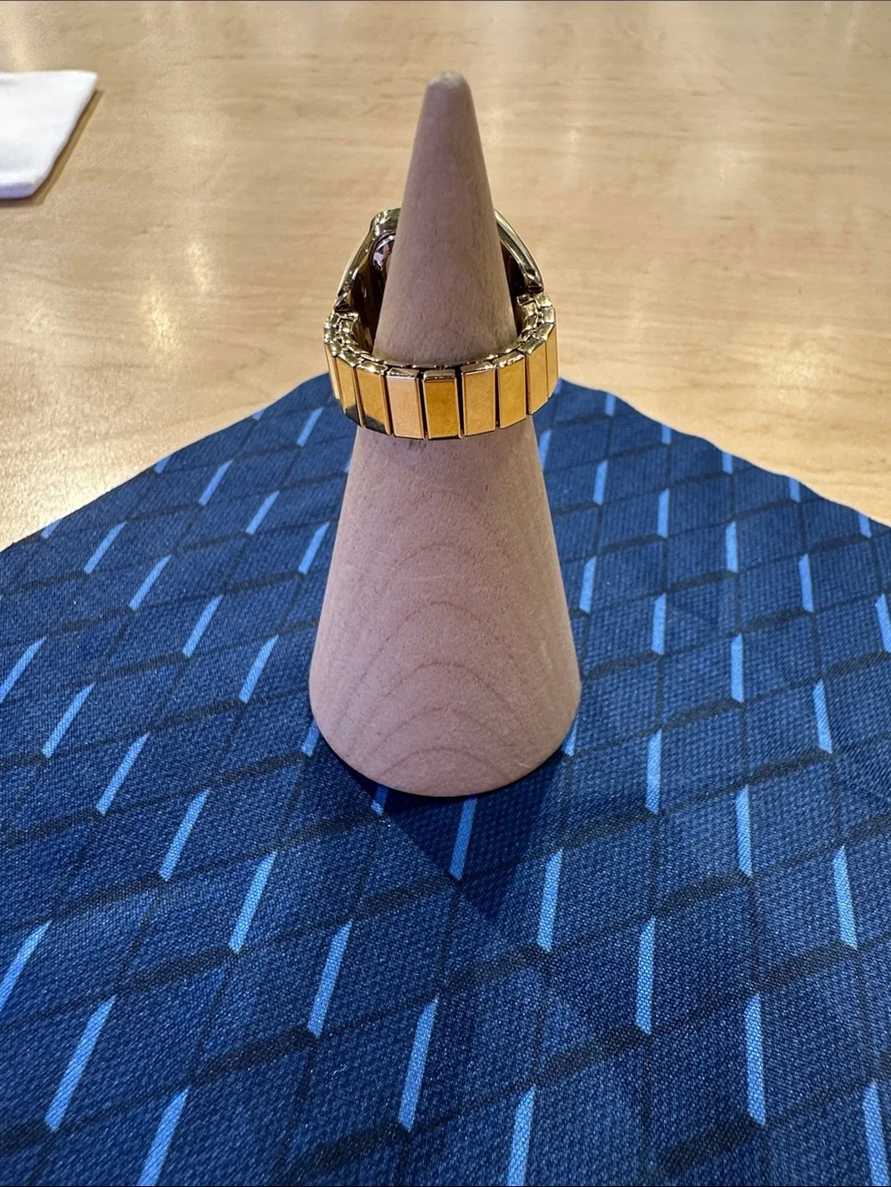 Fossil gold tone